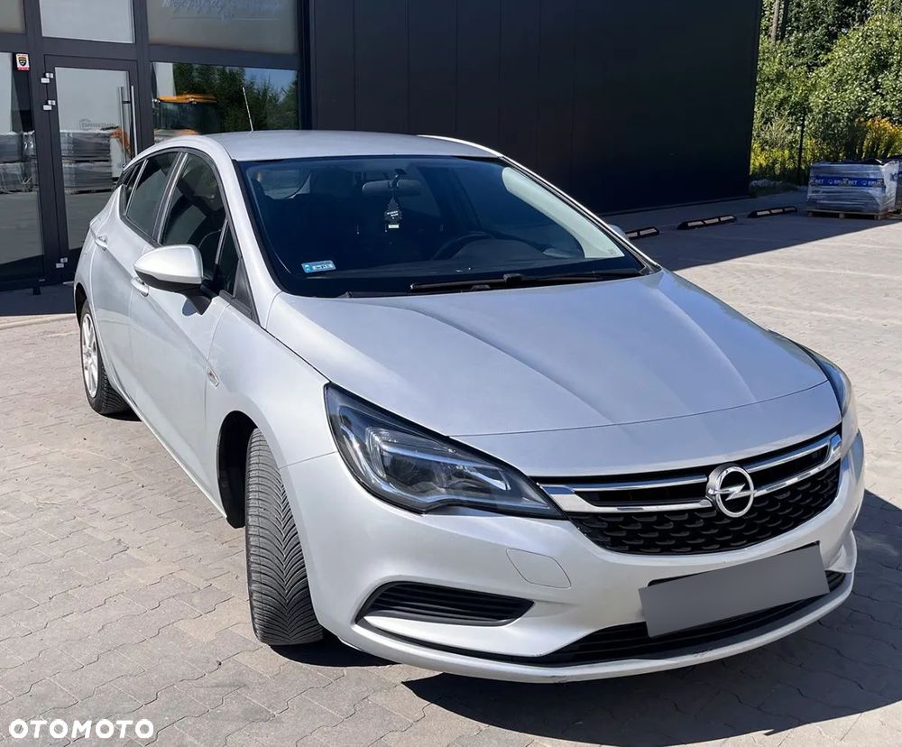 Opel Astra 2018 photo 2
