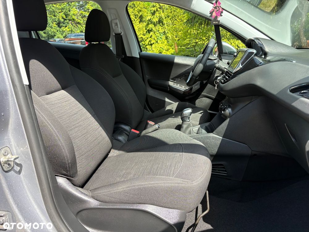 Peugeot 208 PureTech 82 Stop & Start Signature - 18