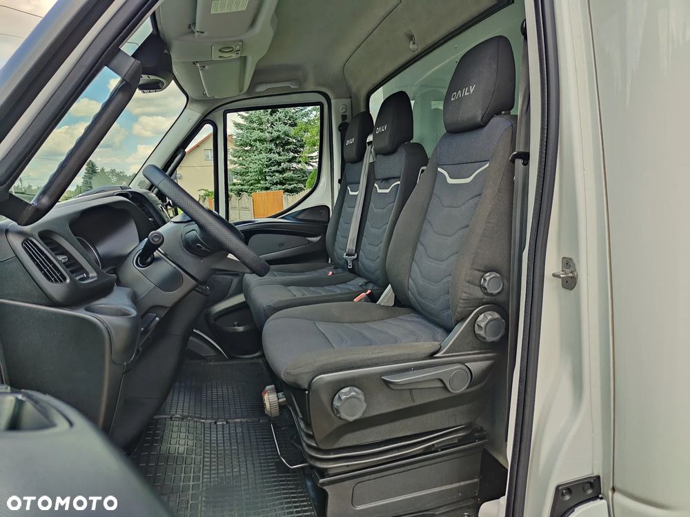 Iveco DAILY 50/35c18 3.0d 180KM** BLIŹNIAK** Kontener 8-EuroPalet + DRZWI BOCZNE** POLSKI SALON** 144 tyś KM** DMC do 3.5T kat.B** - 23
