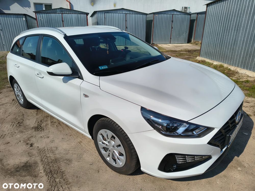 Hyundai i30 1.5 DPI Classic + - 10