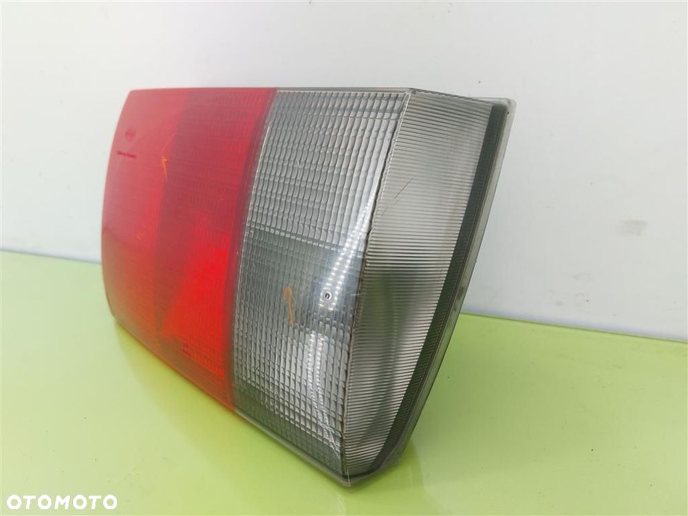 Lampa tylna lewa tył w klapę Audi 80 B4 1991-1995 8A0945093 ORYGINAŁ EUROPA - 5