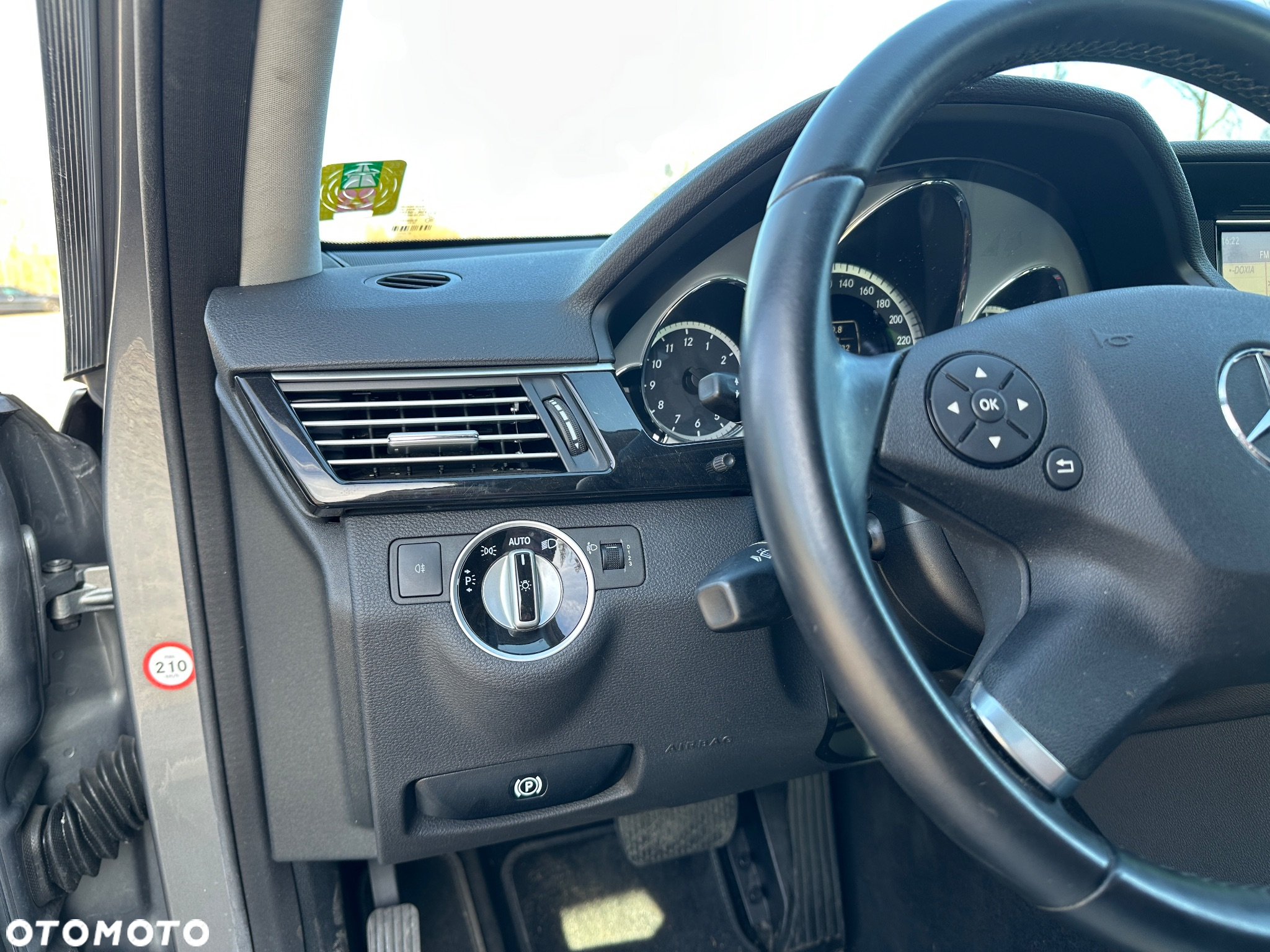 Mercedes-Benz Klasa E 200 BlueEFFICIENCY 7G-TRONIC Avantgarde - 22