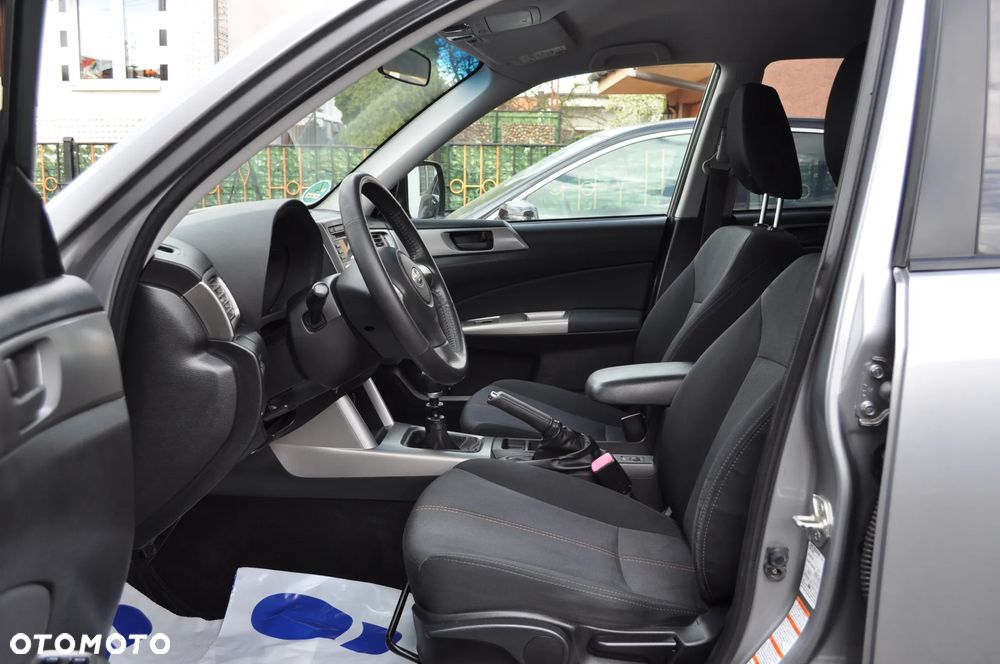 Subaru Forester 2.0D Exclusive - 10