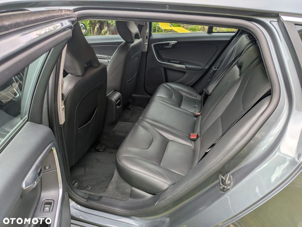 Volvo V60 D3 Geartronic Kinetic - 9