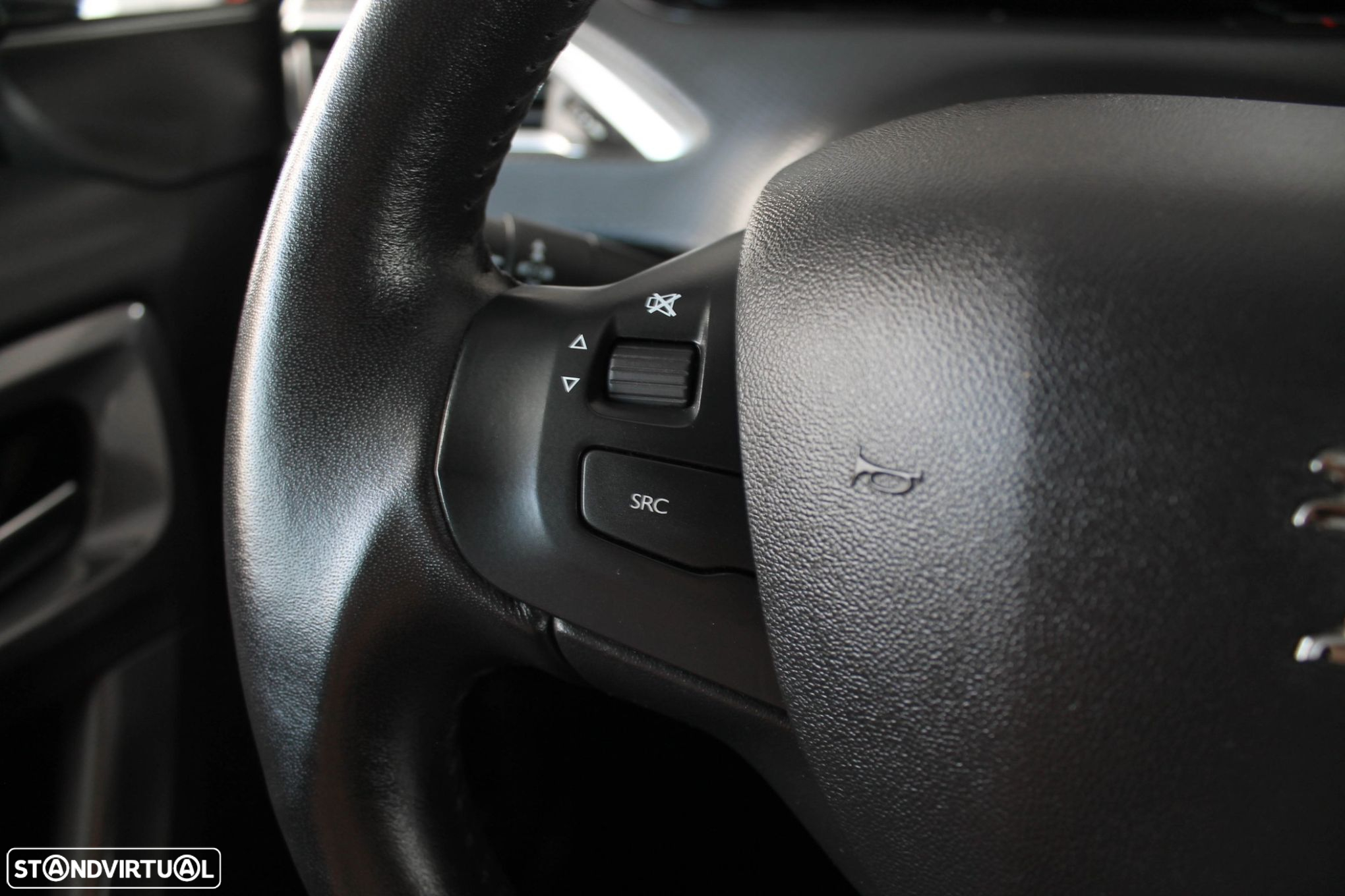 Peugeot 2008 1.5 BlueHDi Style - 24