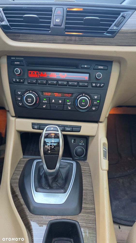 BMW X1 xDrive28i Sport Line - 10