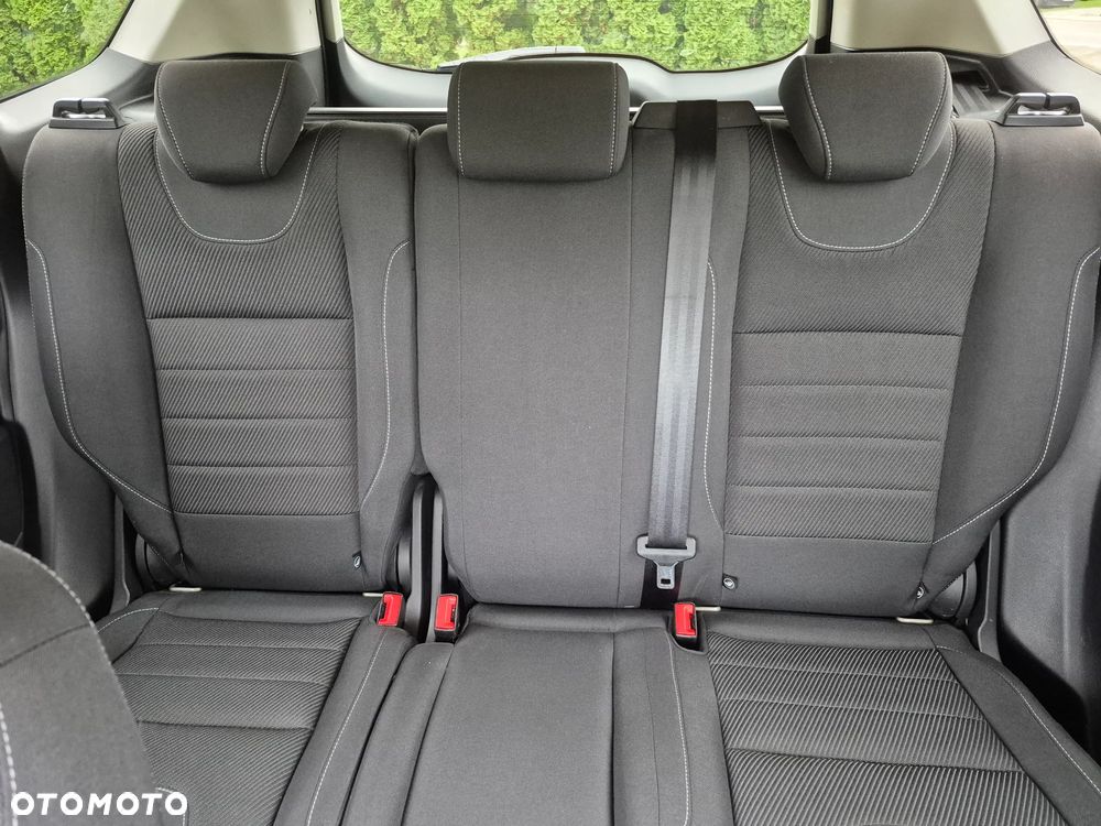 Ford Kuga 1.6 EcoBoost 2x4 Titanium - 27