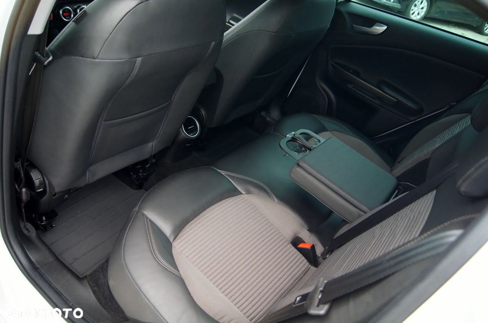 Alfa Romeo Giulietta 1.4 TB MultiAir Exclusive TCT - 11