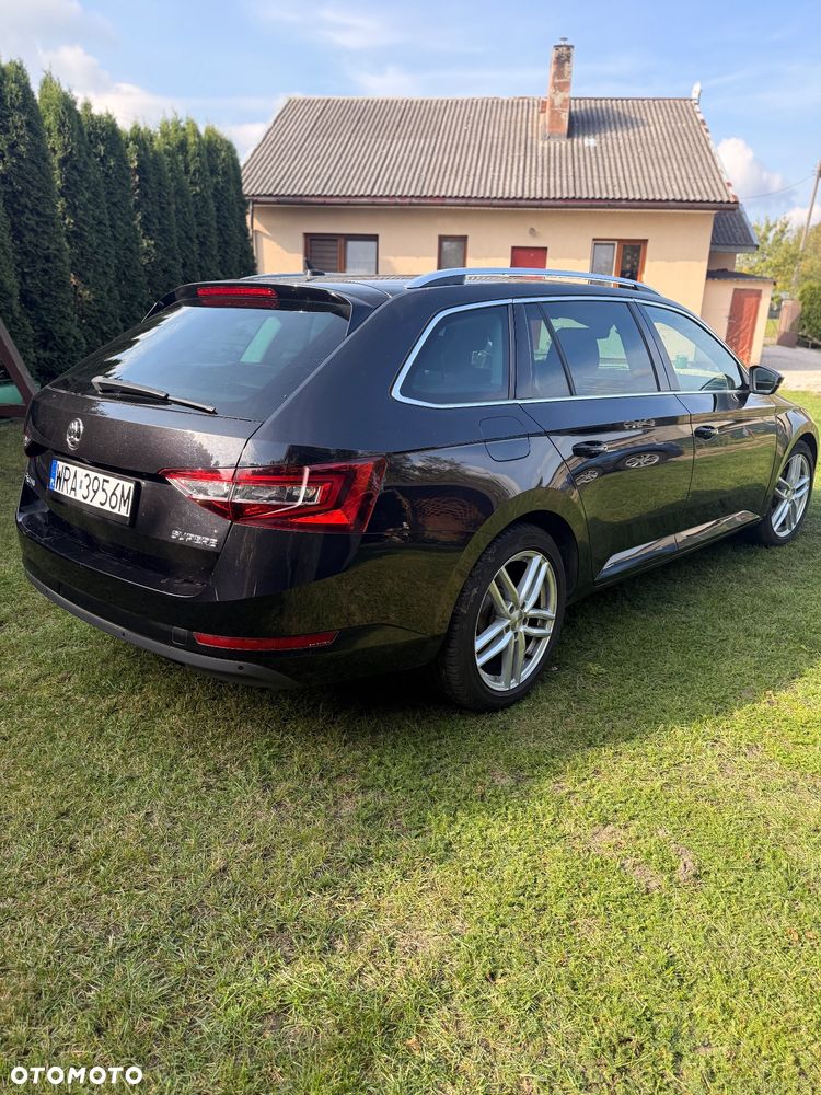 Skoda Superb 2019 photo 5
