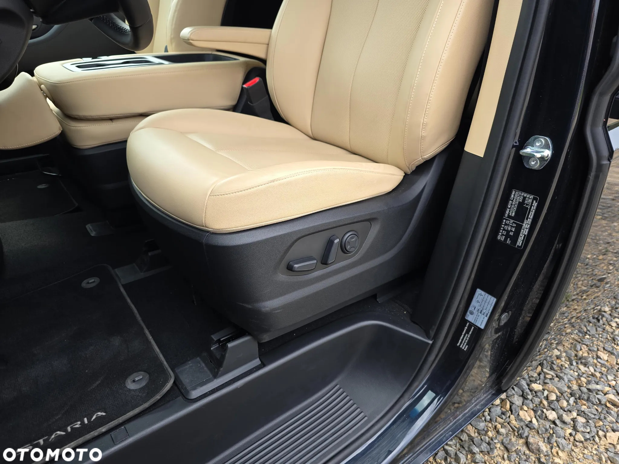 Hyundai Staria 1.6 T-GDI HEV Smart VIP - 12