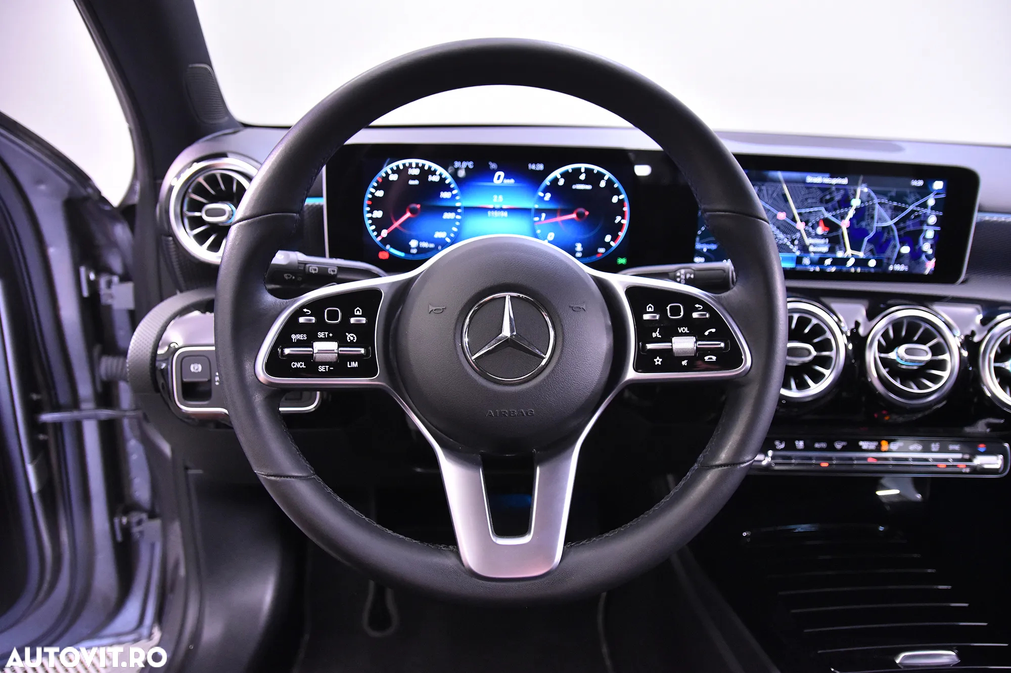 Mercedes-Benz A 200 7G-DCT - 17