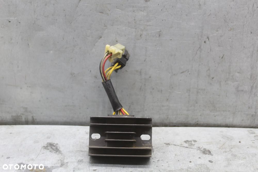 Suzuki GN 125 Regulator napięcia - 1