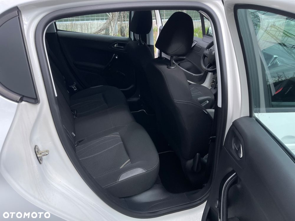 Peugeot 208 PureTech 68 Access - 12