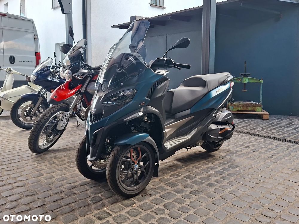 Piaggio MP-3 - 1