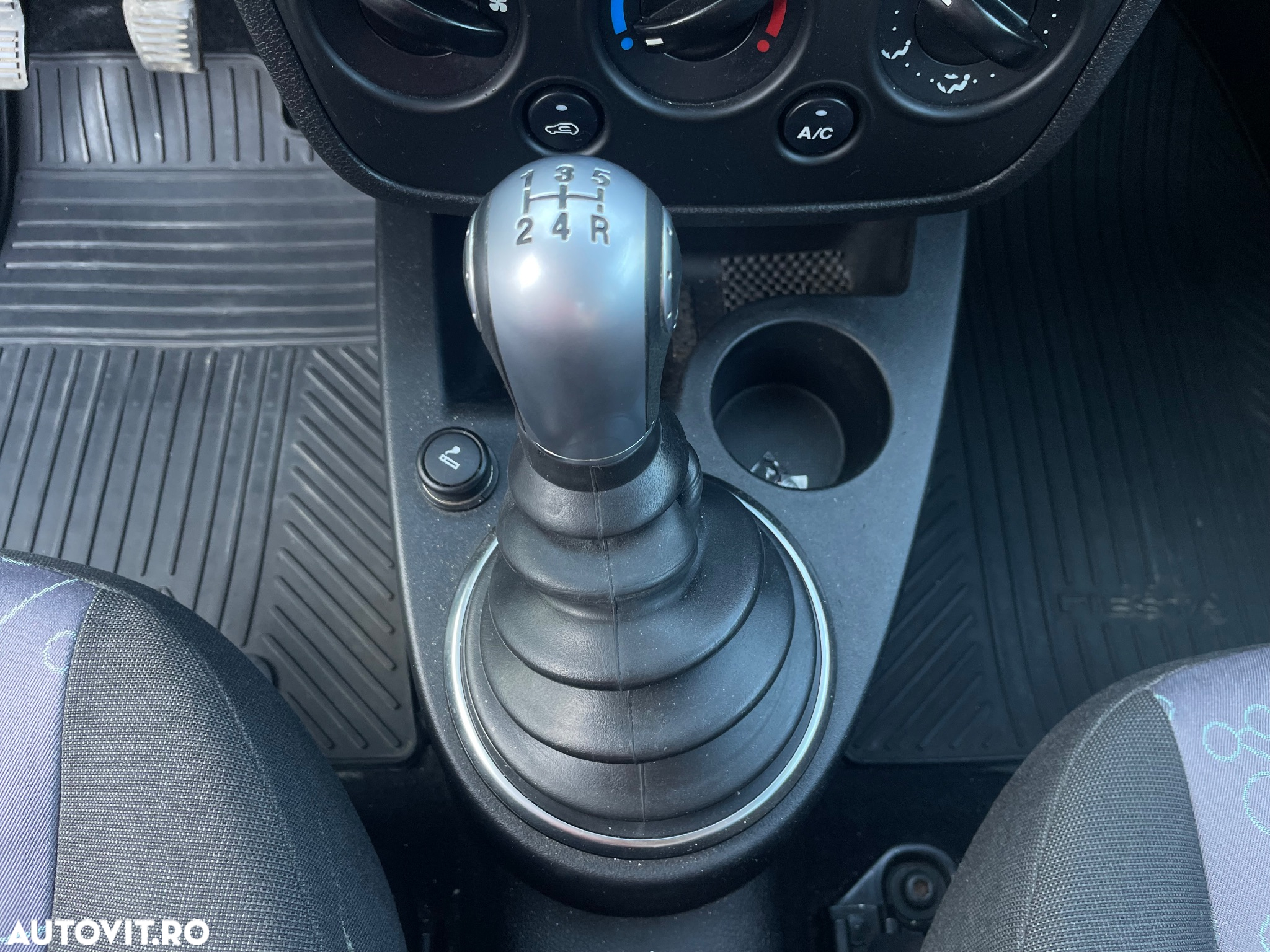 Ford Fiesta - 20
