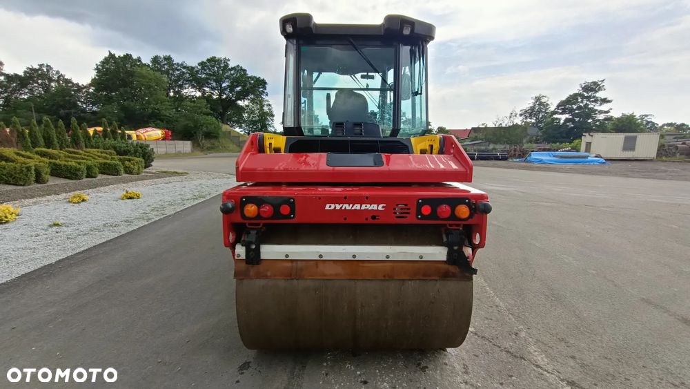 Dynapac CC234HF + rozsypywacz grysów HYDROG RG-2000 - 4