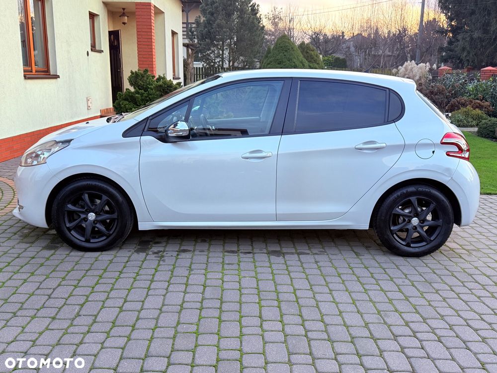 Peugeot 208 1.2 PureTech Style - 6