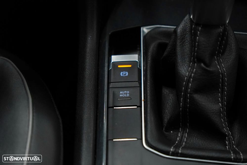 VW Tiguan 2.0 TDI R-Line DSG - 32