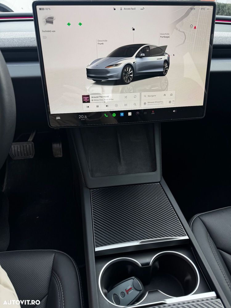 Tesla Model 3 - 8
