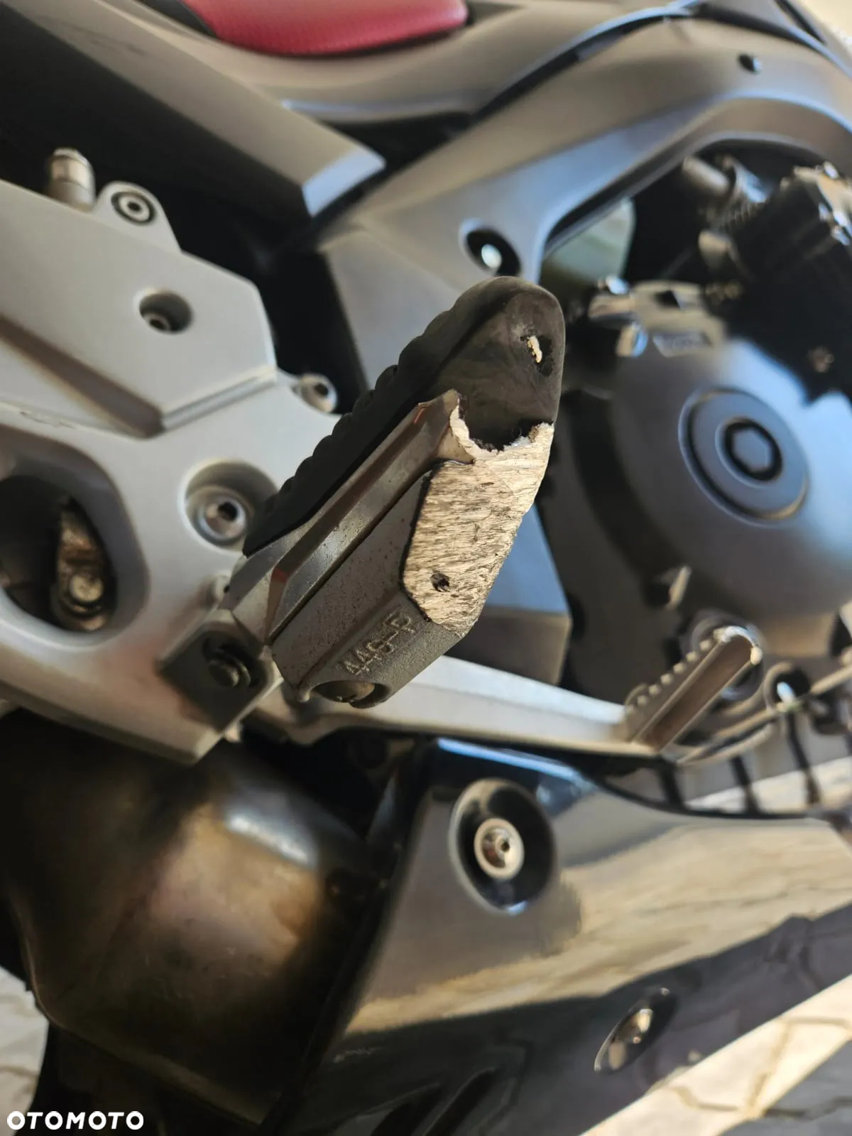 Suzuki GSR - 26