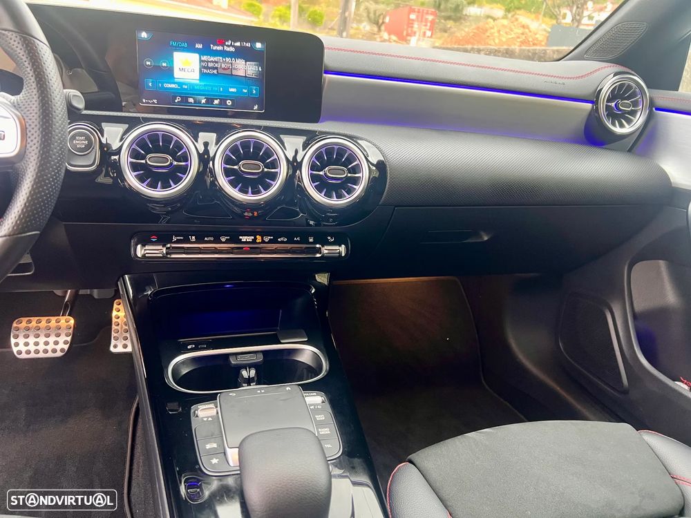 Mercedes-Benz CLA 250 e Shooting Brake AMG Line - 18