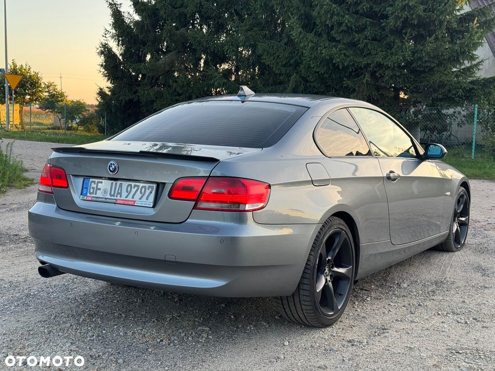 BMW Seria 3 320i - 9