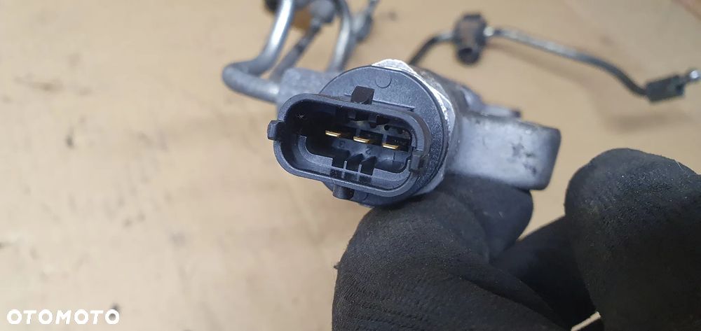 Listwa wtryskowa rurki przewody czujnik Kia Sportage III 31400-2A420 - 5