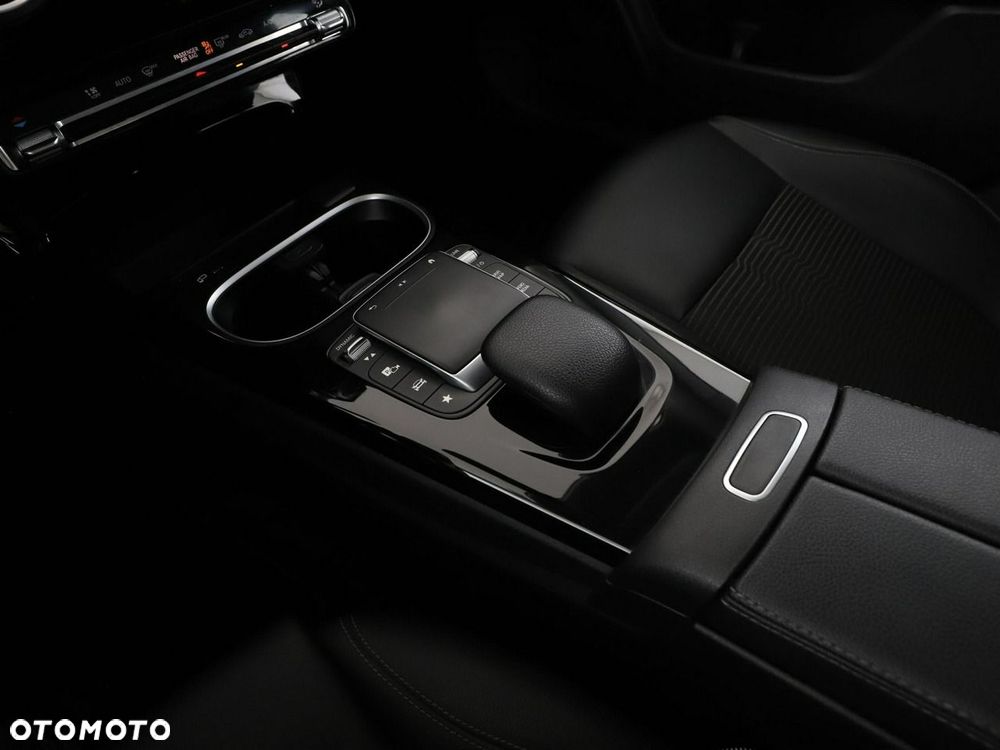 Mercedes-Benz CLA 200 d Progressive 8G-DCT - 31