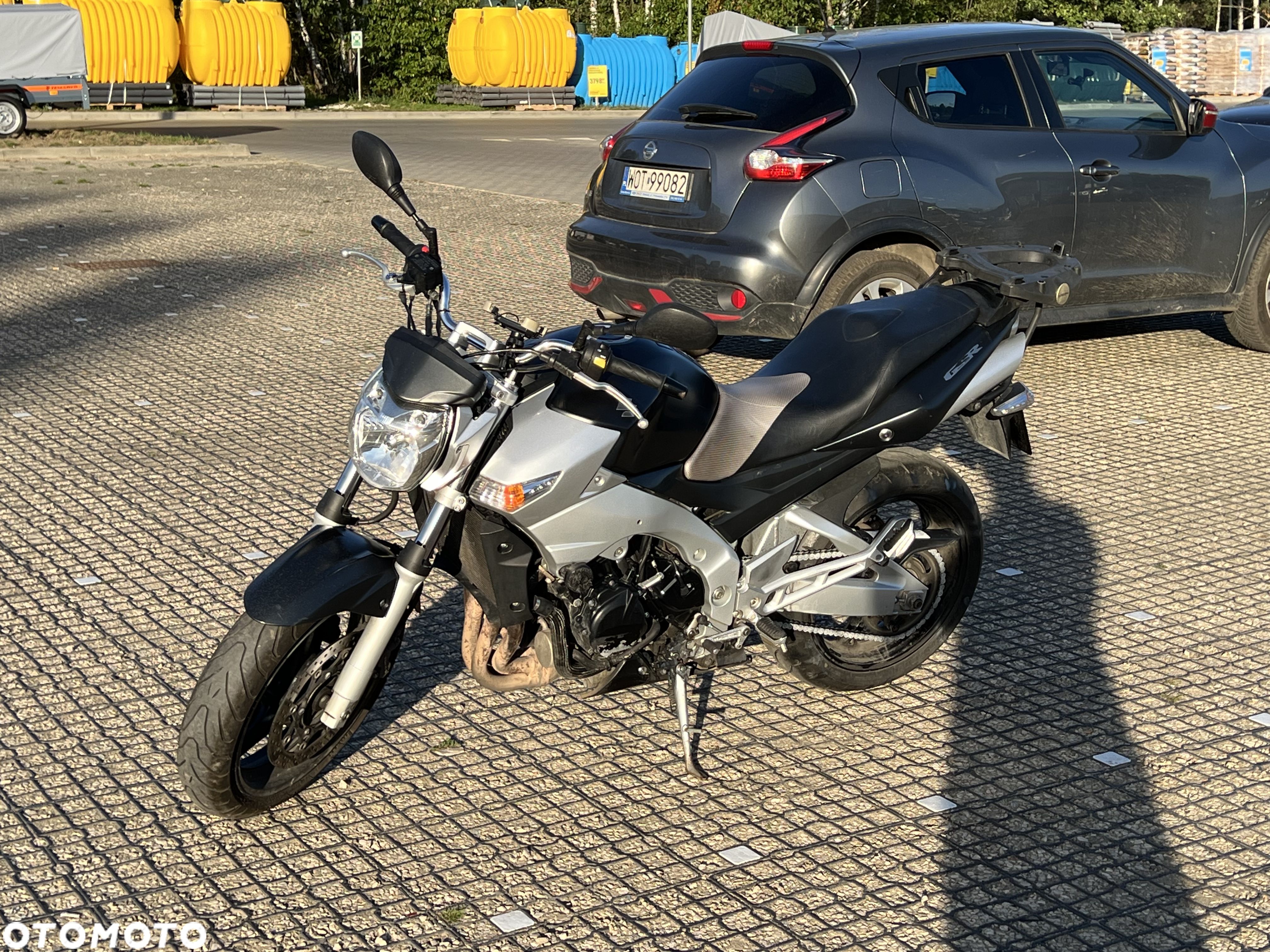 Suzuki GSR - 1