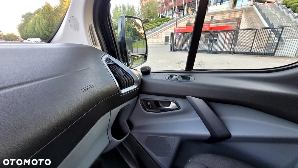 Ford Transit Custom - 13