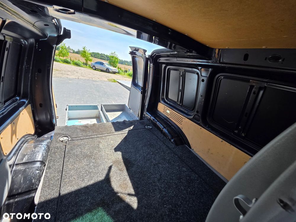 Volkswagen Caddy - 4