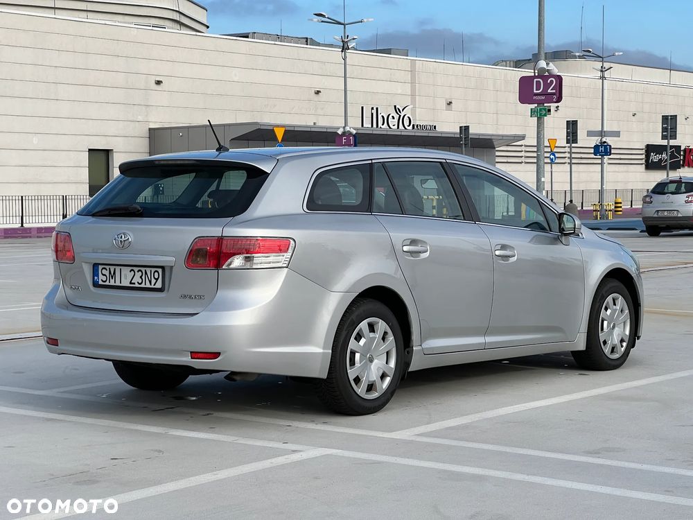 Toyota Avensis 2009 photo 5