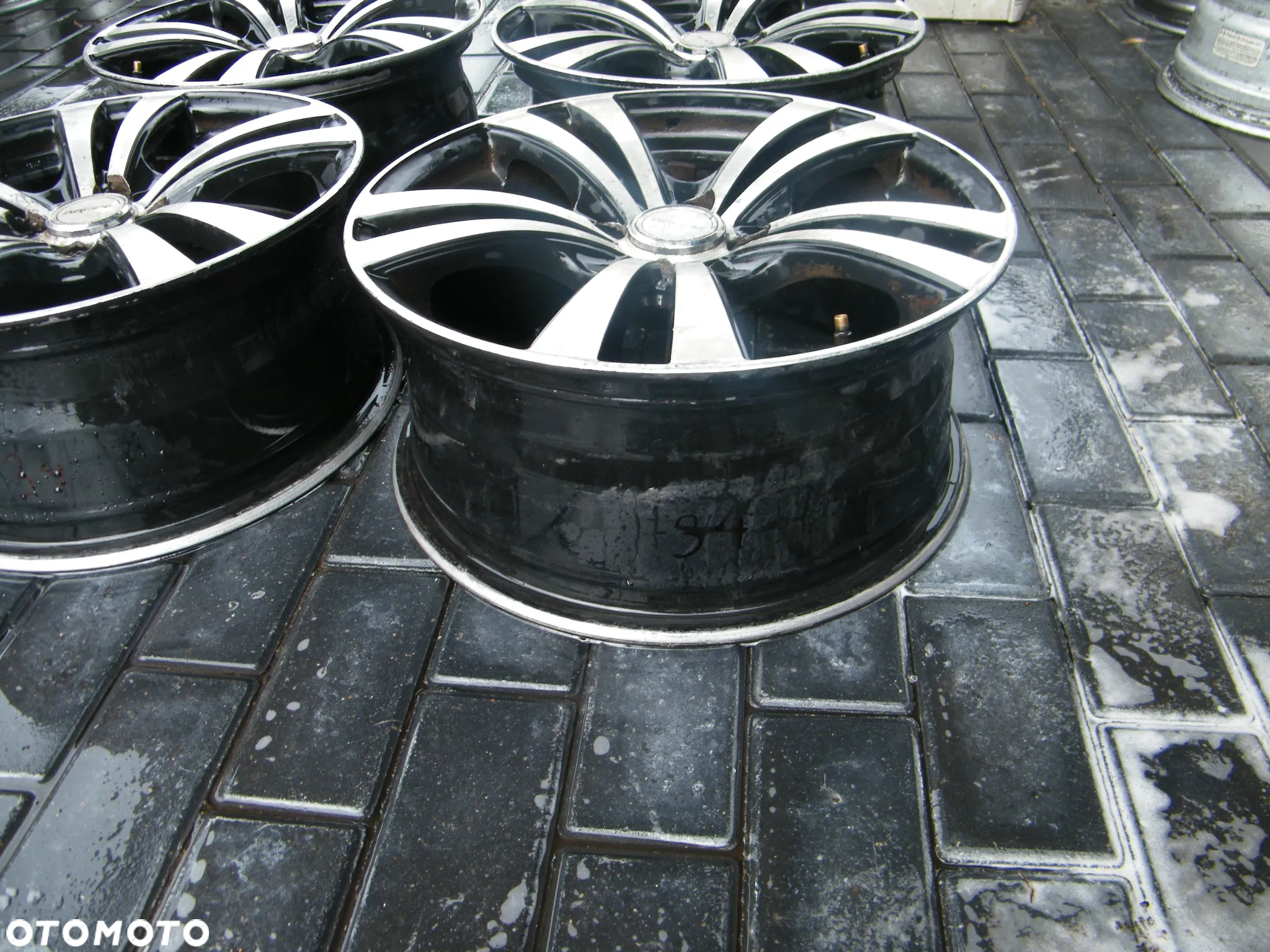 Felgi aluminiowe alufelgi komplet 4x100 ET35 / 7J x 16 otwór 72 - 6