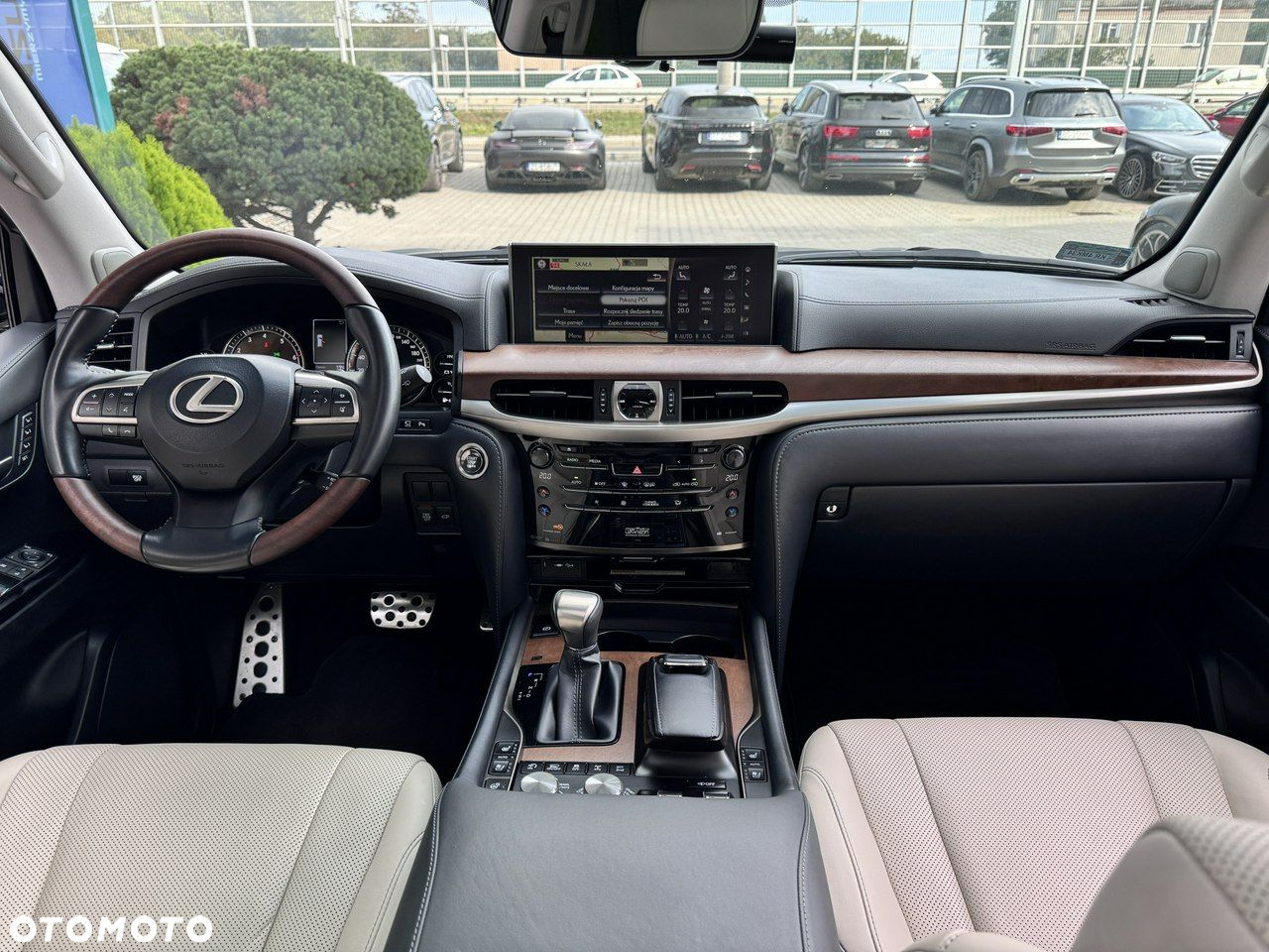Lexus LX 570 Omotenashi - 17