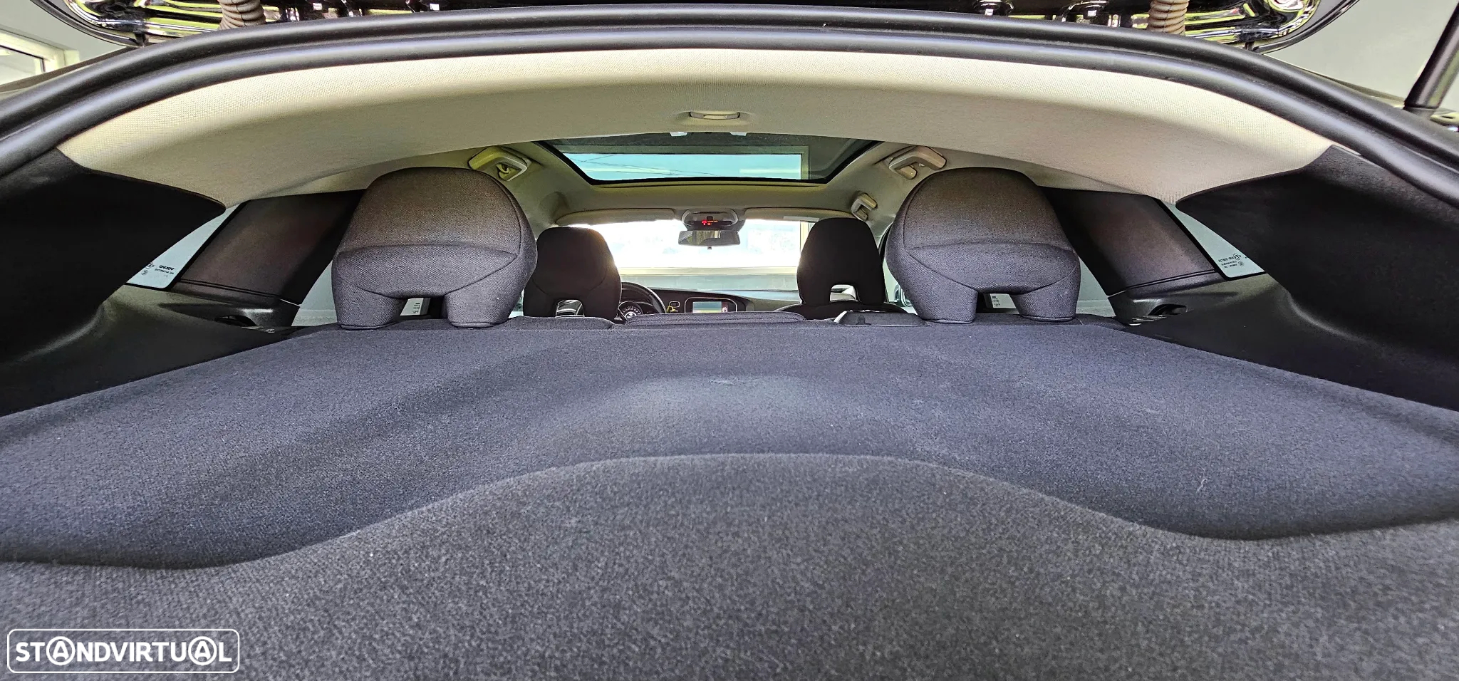 Volvo V40 Cross Country 2.0 D3 Kinetic - 20
