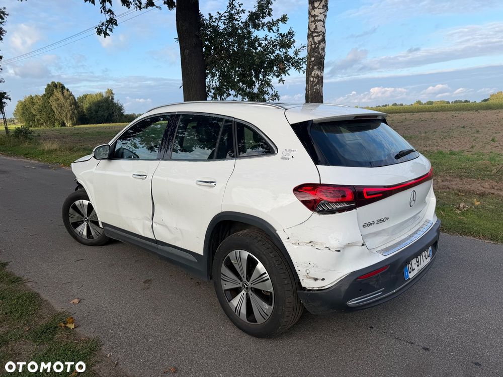 Mercedes-Benz EQA 250+ Electric Art - 8