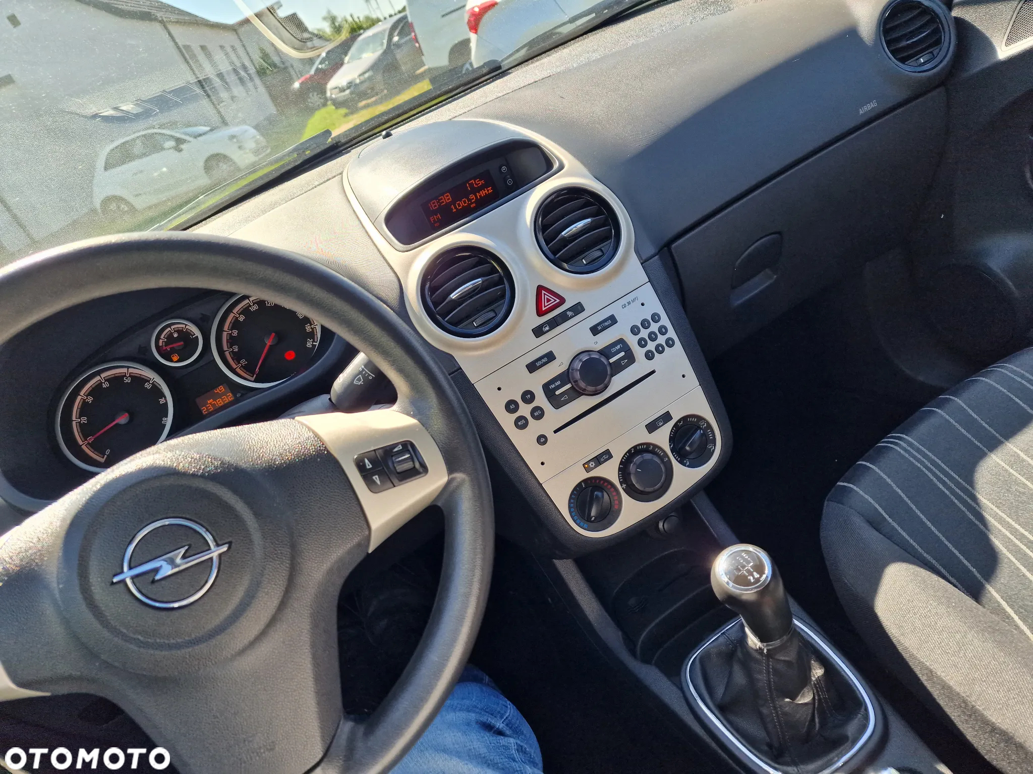 Opel Corsa 1.2 16V Enjoy - 14