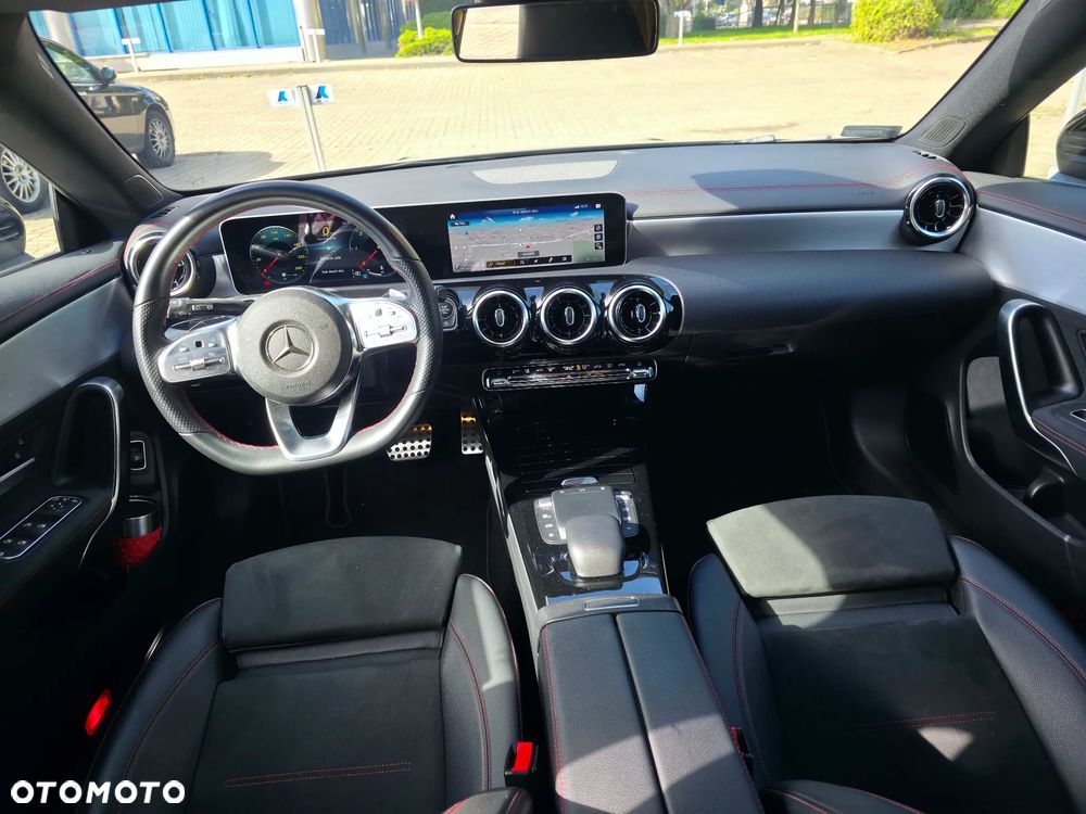 Mercedes-Benz CLA - 31