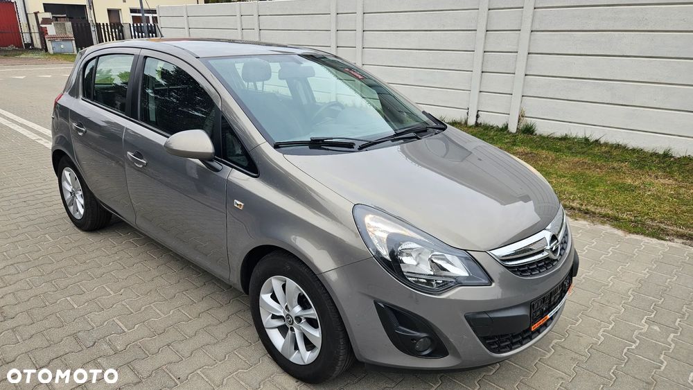Opel Corsa 1.2 16V Edition / Active - 2