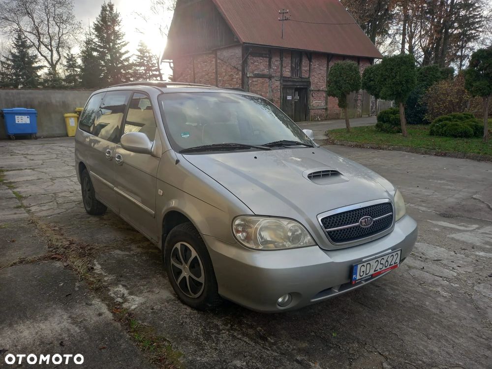 Kia Carnival - 1