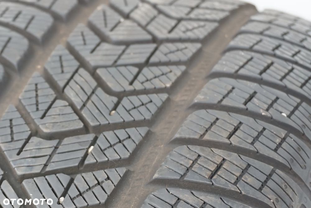255 55 19 111V Pirelli Winter 8mm 18r - 6