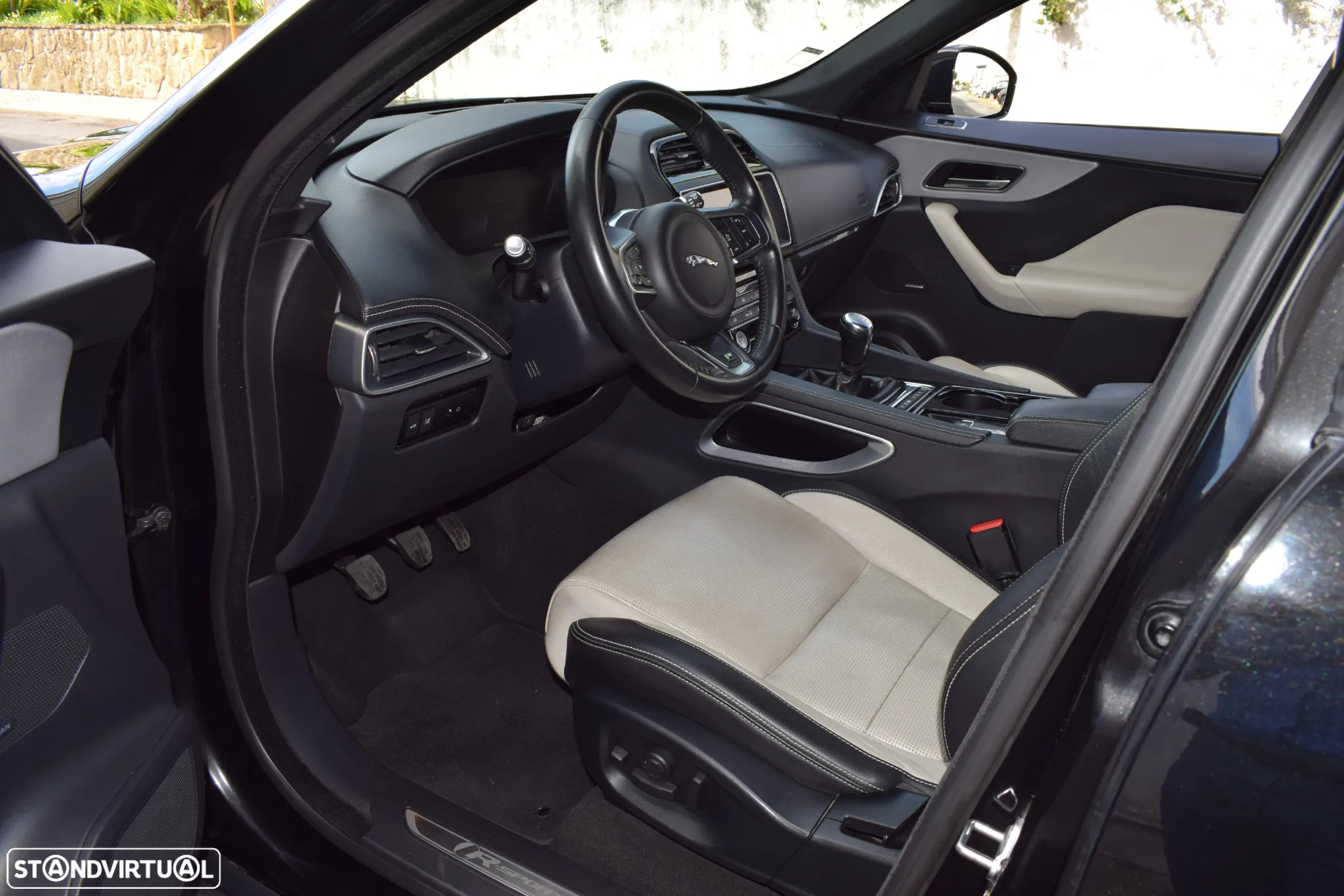 Jaguar F-Pace 2.0 i4D R-Sport AWD - 35