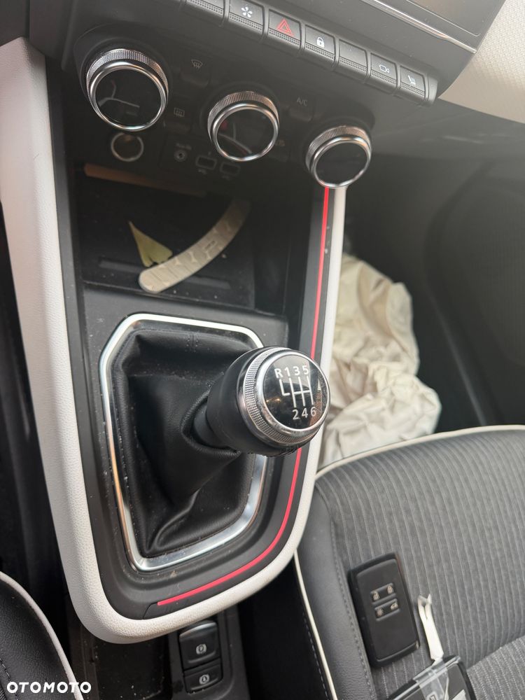 Renault Clio 1.0 TCe Techno - 12