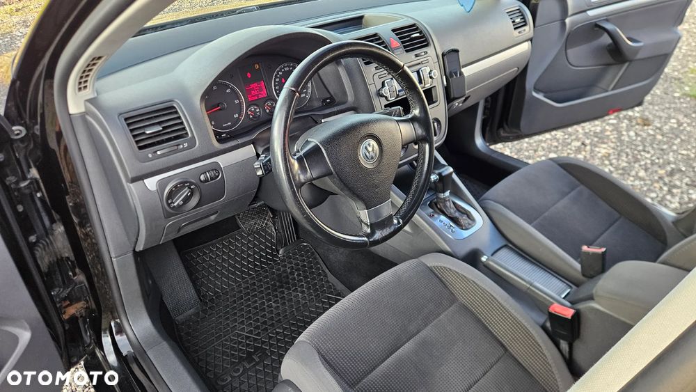 Volkswagen Golf 1.9 TDI DPF Trendline DSG - 8