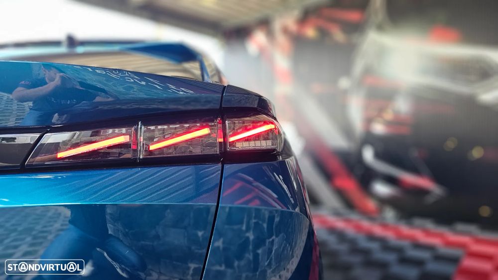 Peugeot 408 1.6 Hybrid Allure Pack e-EAT8 - 8