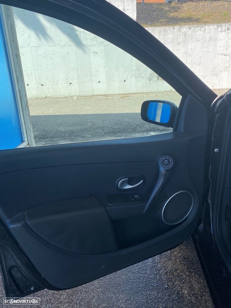Renault Clio 1.2 16V Rip Curl II - 13