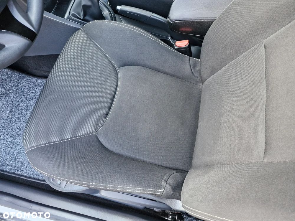 Renault Clio 1.2 16V 75 LIMITED - 22