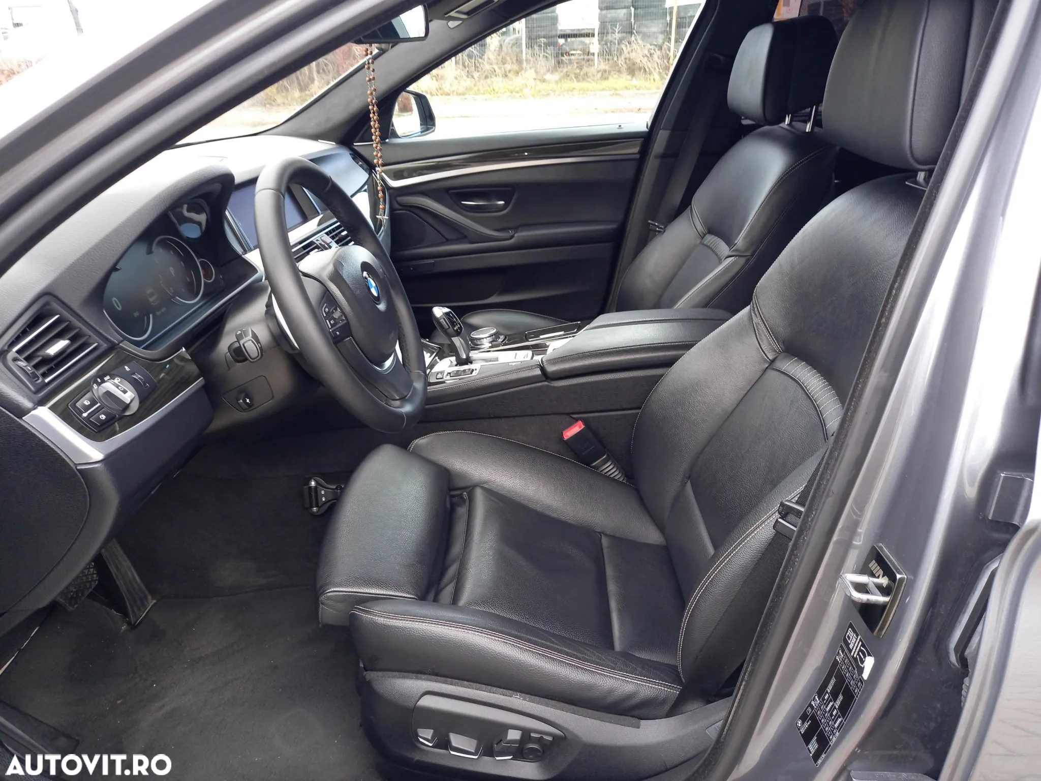 BMW Seria 5 520d Aut. Luxury Line - 11