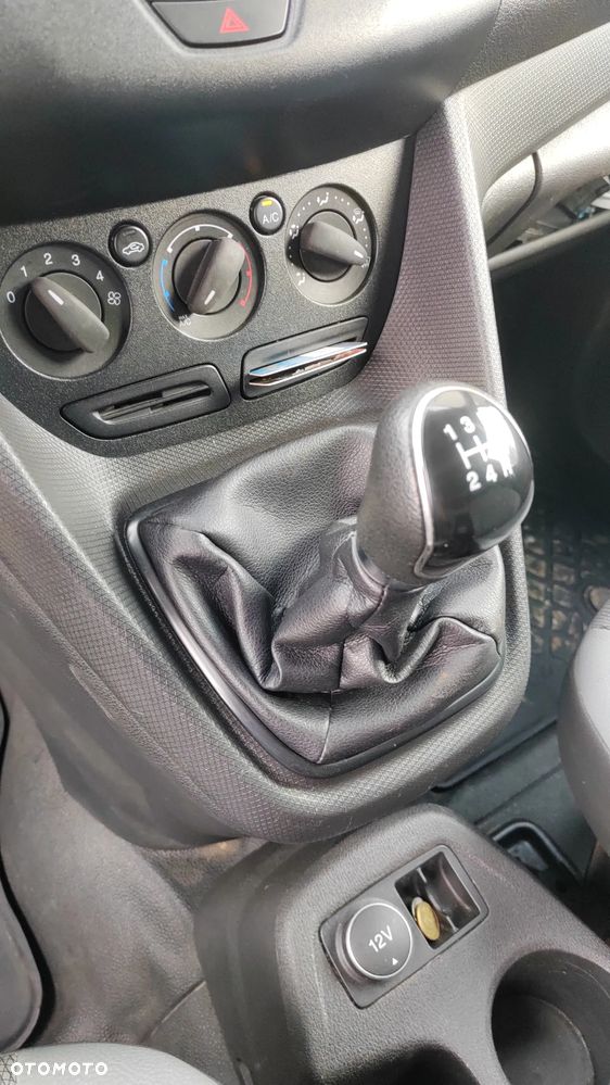 Ford Transit connect - 14