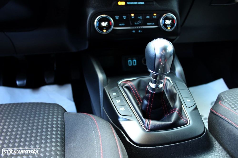 Ford Focus 1.0 EcoBoost MHEV ST-Line - 11